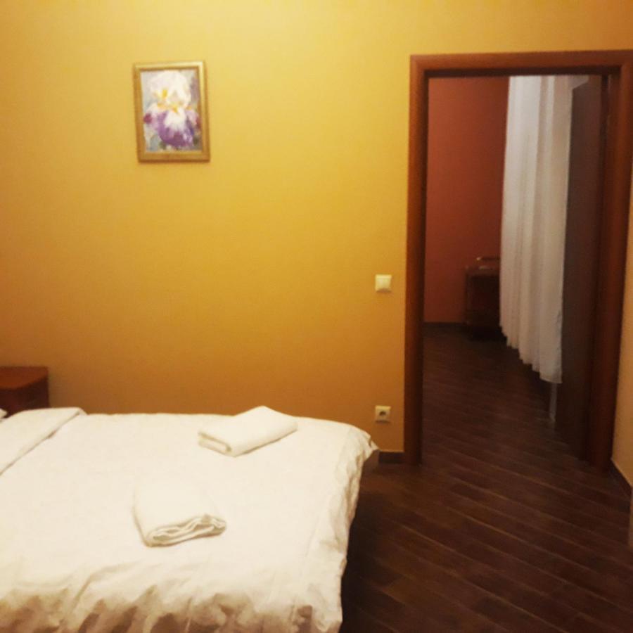 Sofiivs'Ka Street, 1,, Apartment Kiev Bagian luar foto